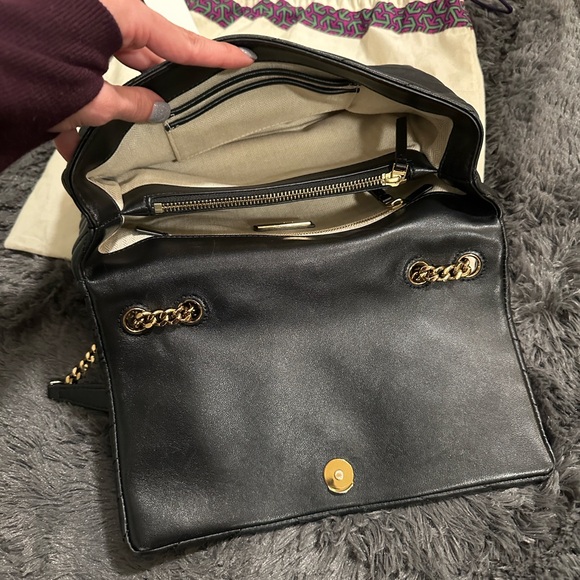 Tory Burch Black Chevron Shoulder Bag with Gold Chain - Picture 8 of 8